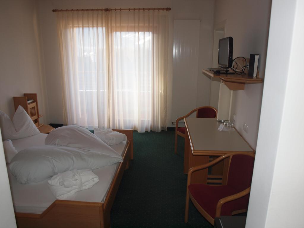 Sporthotel Rasen Rasun di Sotto Luaran gambar