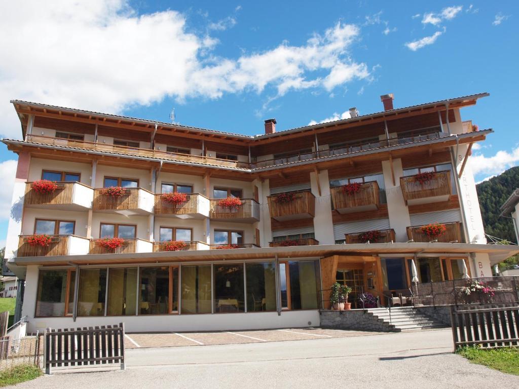 Sporthotel Rasen Rasun di Sotto Luaran gambar