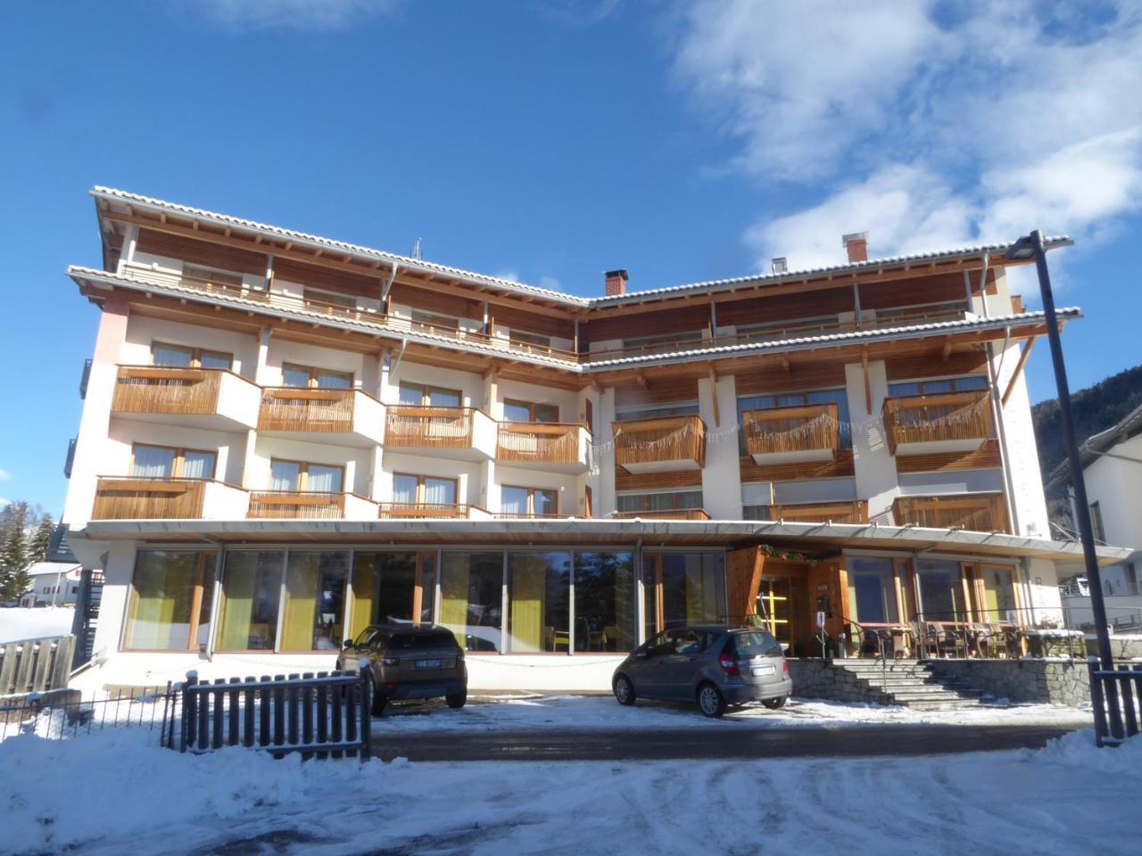 Sporthotel Rasen Rasun di Sotto Luaran gambar