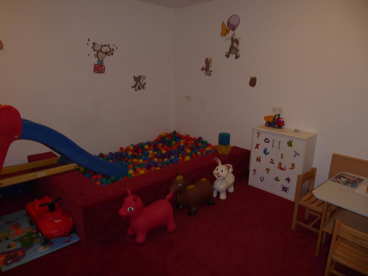 Sporthotel Rasen Rasun di Sotto Luaran gambar